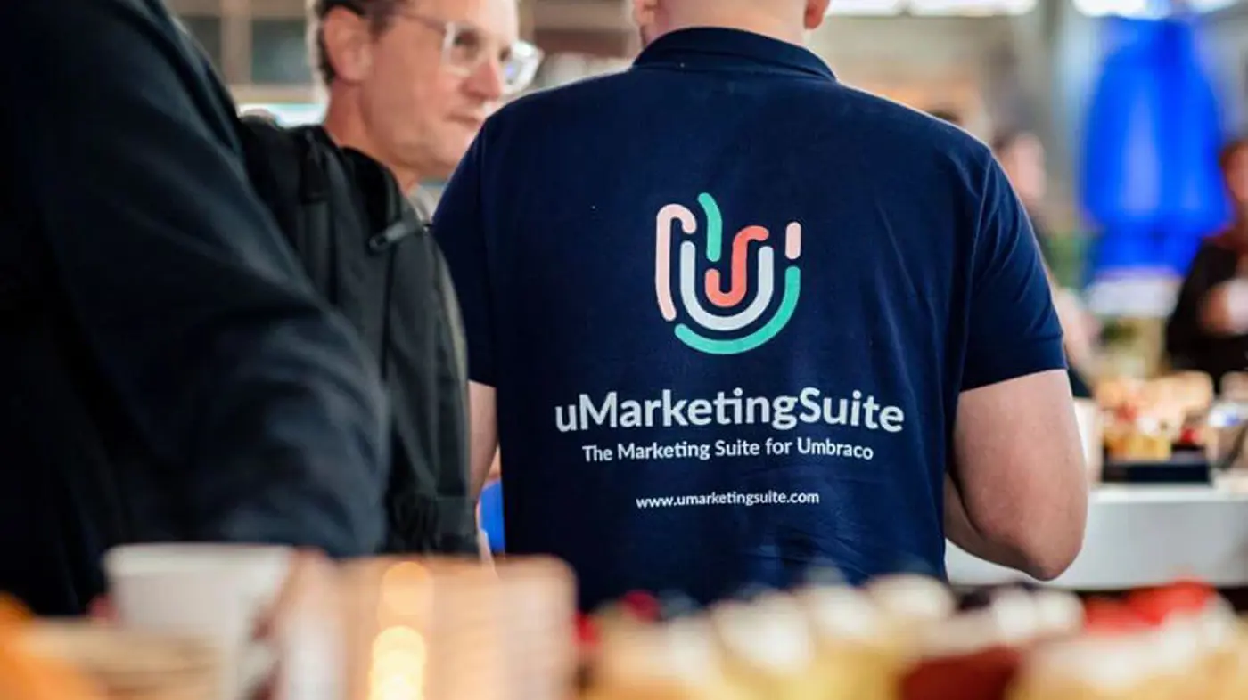 Shirt uMarketingSuite printed on 